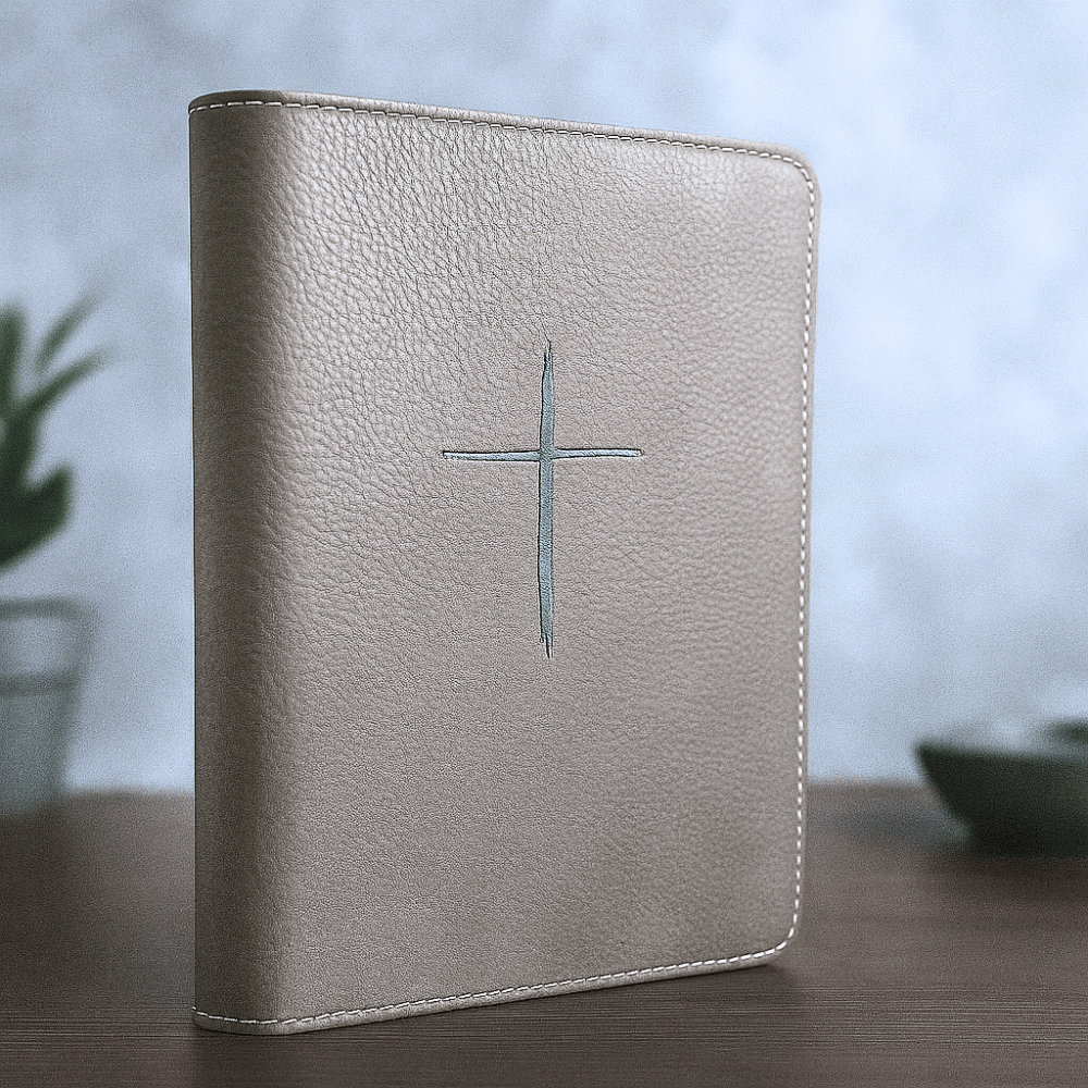 Biblie din piele, marime medie, oliv, simbol cruce gravata, fermoar, index, margini aurii, cuv. lui Isus cu rosu [057 PFI]